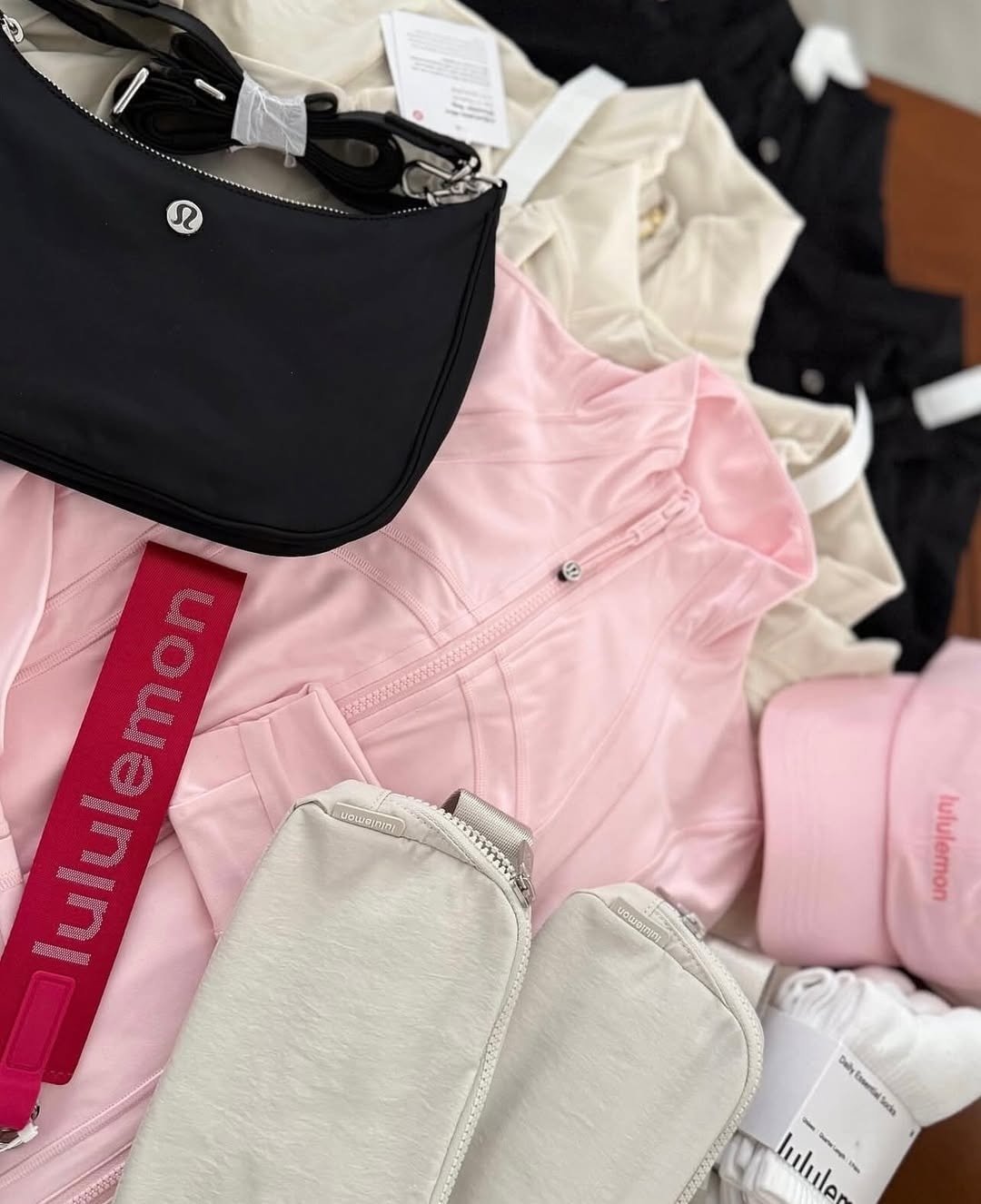 Overstock Lululemon Clothes Pallets with Tags - Image 3