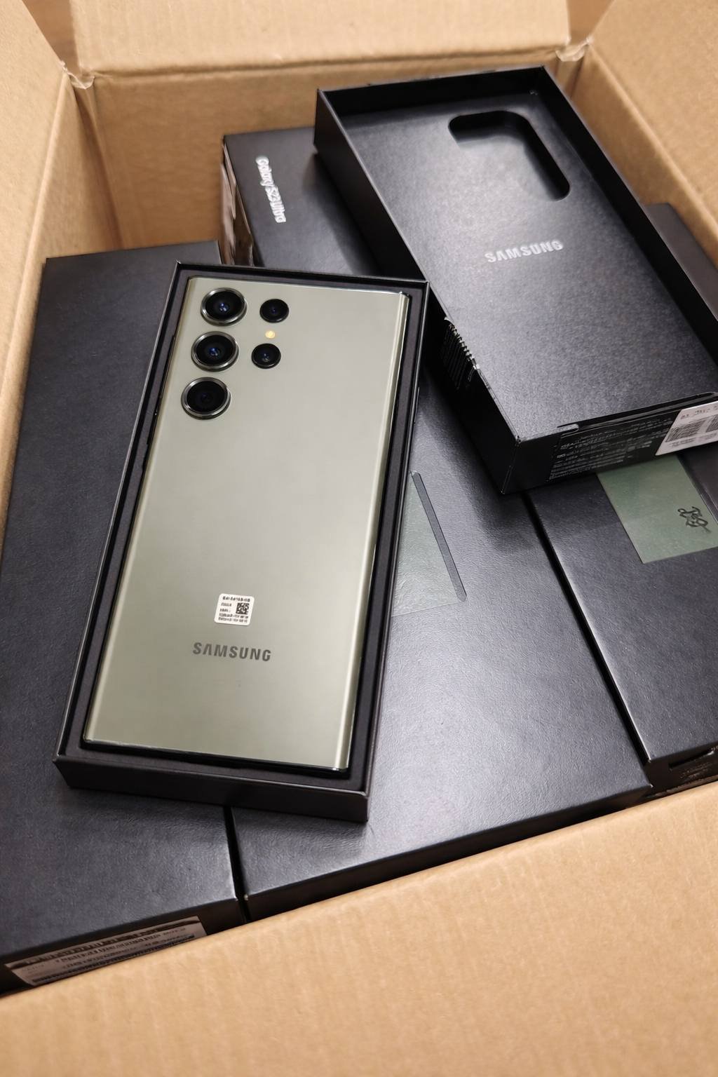 Wholesale Samsung Galaxy S23 Ultra 5G Pallet – 20 Units