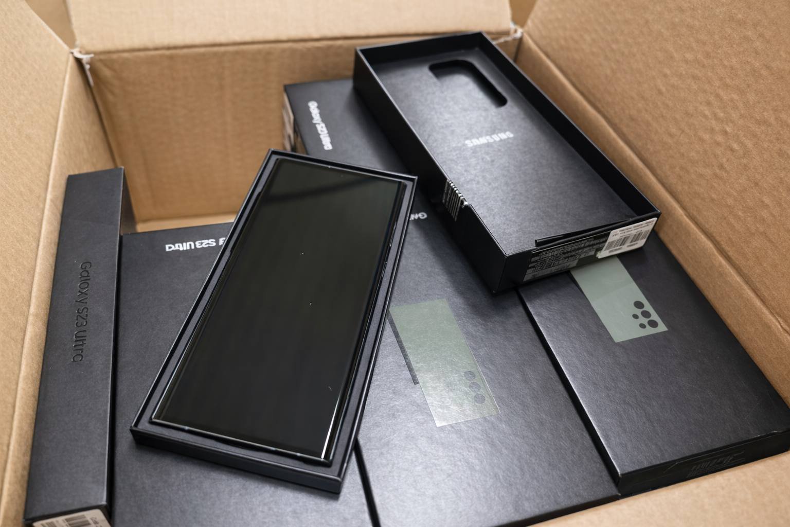 Wholesale Samsung Galaxy S23 Ultra 5G Pallet – 20 Units - Image 2