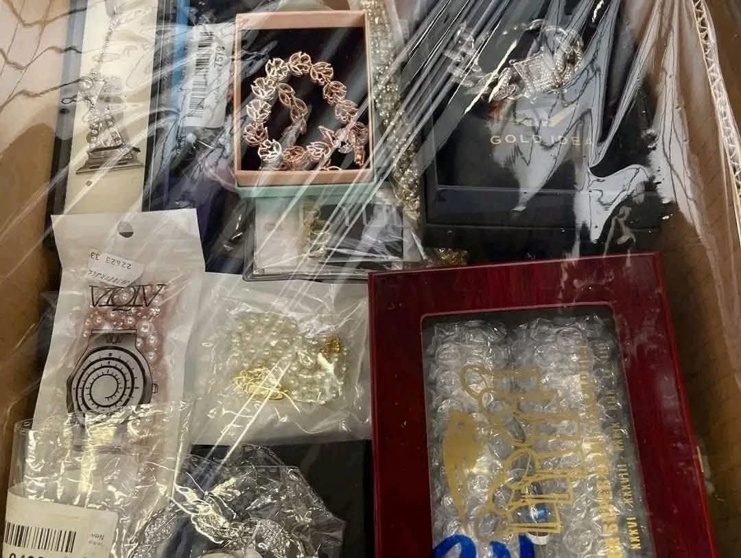Wholesale Jewelry Liquidation Pallets