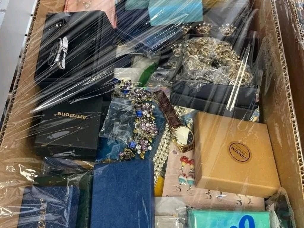 Wholesale Jewelry Liquidation Pallets - Image 5