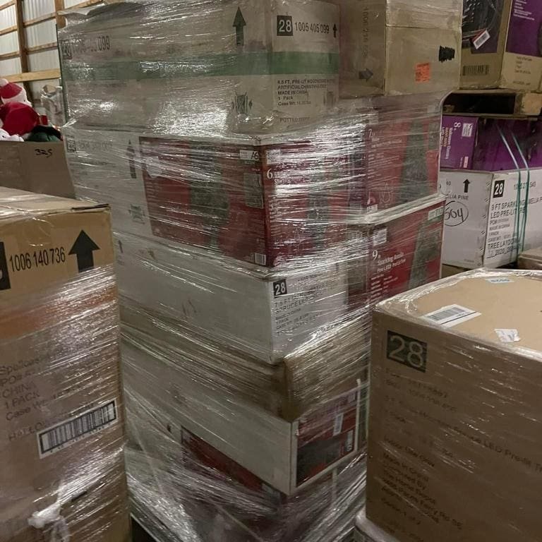 Bulk Chrismas Tree Liquidation Pallet - Image 3