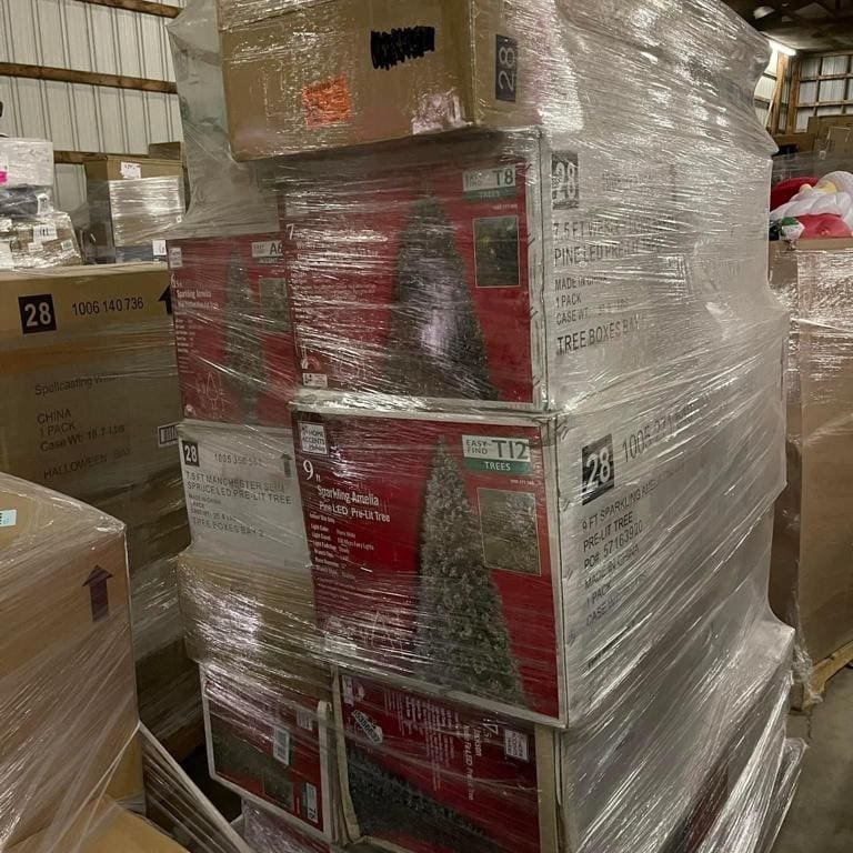 Bulk Chrismas Tree Liquidation Pallet - Image 4