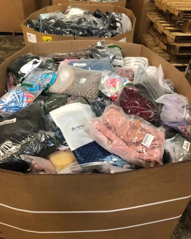 Bulk Clothing Liquidation Pallets
