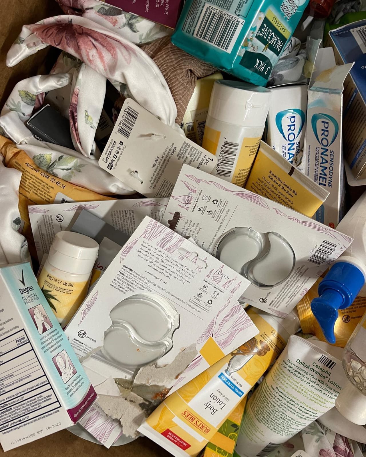Health and Beauty Liquidation Lots - Image 9