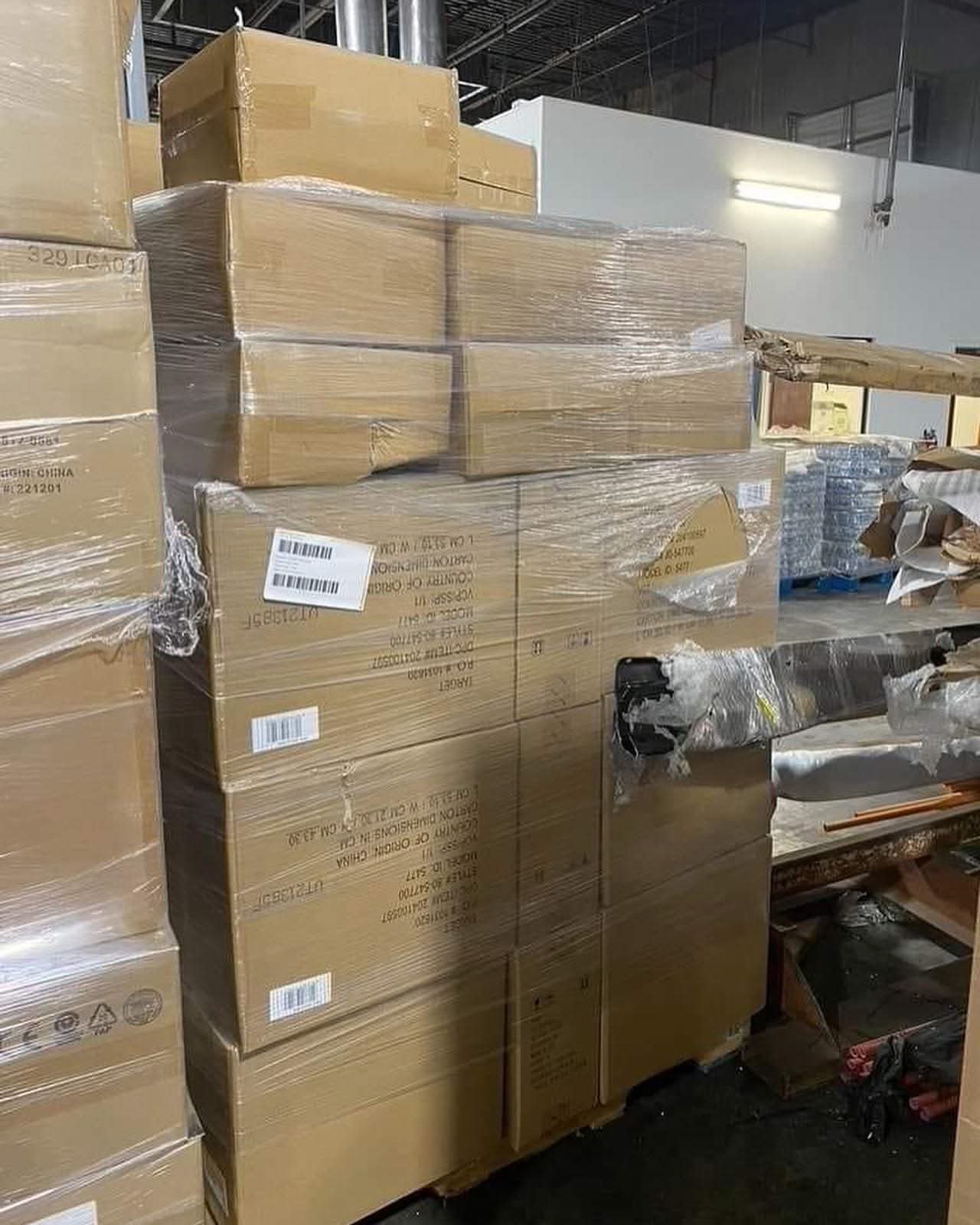 Yeezy Foam Shoes Pallets - Image 6