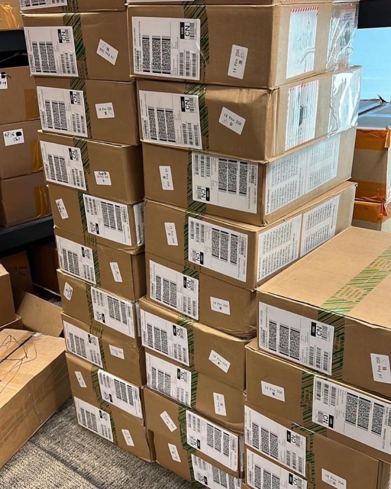 Wholesale Iphone 12 Pro Max Liquidation Pallet - Image 2