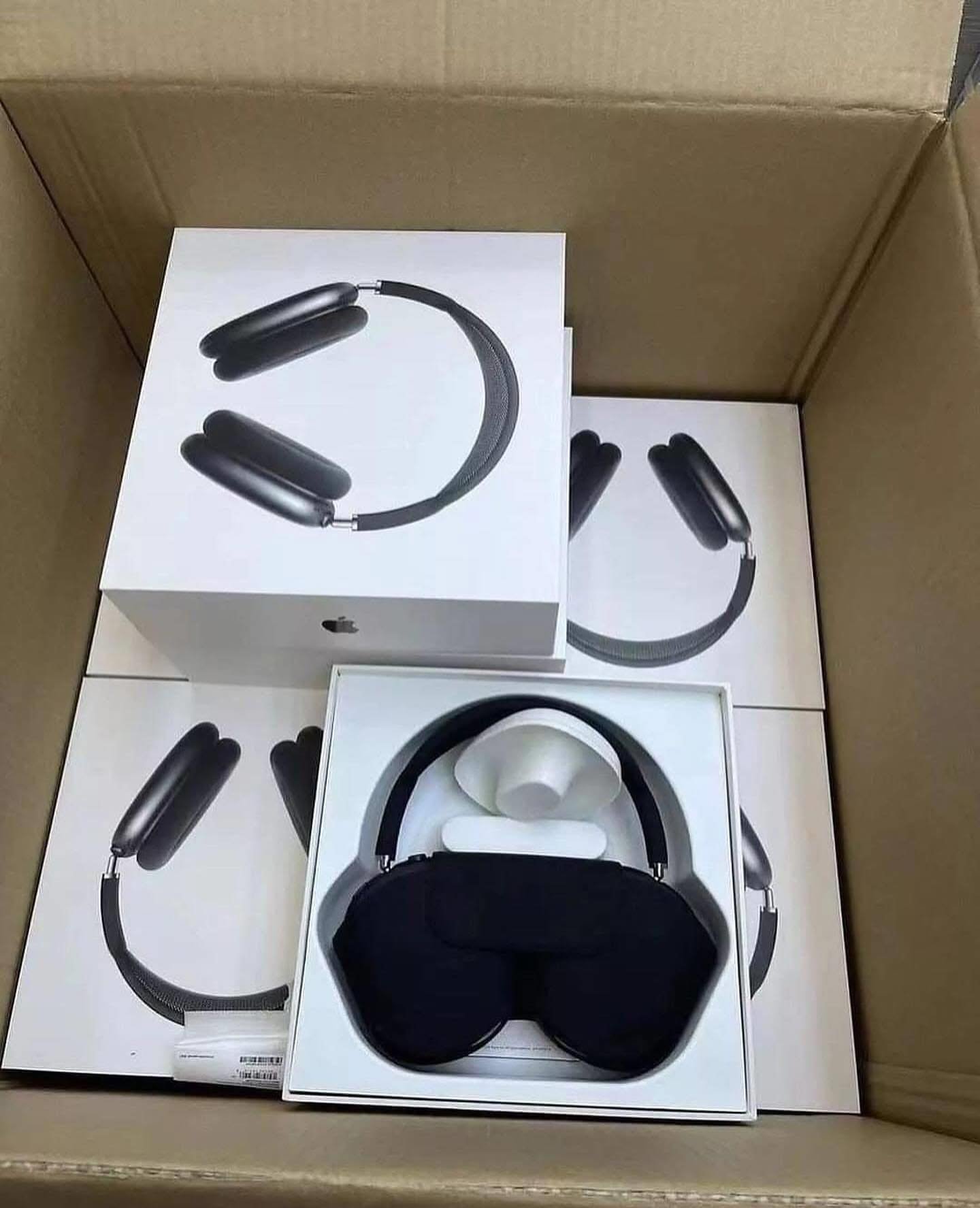 Apple Airpod Pro Max Liquidation Pallets - Image 4