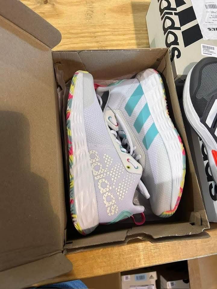 Adidas Shoes Liquidation Pallets | Buy Adidas Pallets for Sale - Image 6